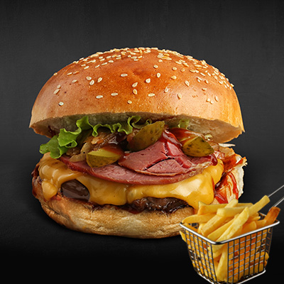 Kasap Burger (Füme et ve Cheddarlı) / Burger With Smoked Meat and Cheddar